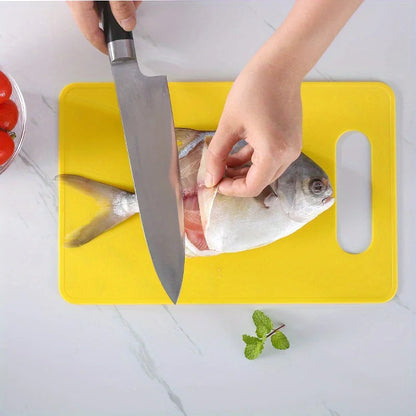 Colorful plastic cutting board for fruit and vegetable chopping, available in multiple colours – Purease